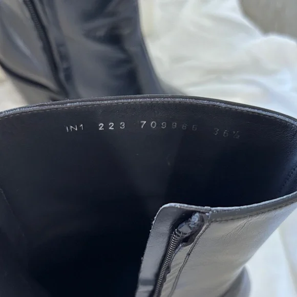 Alexander McQueen Black Heeled Boots with Silver Tips - Picture 3 of 5